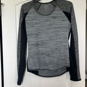 Athleta Running Wild Long Sleeve Crew Neck Size M